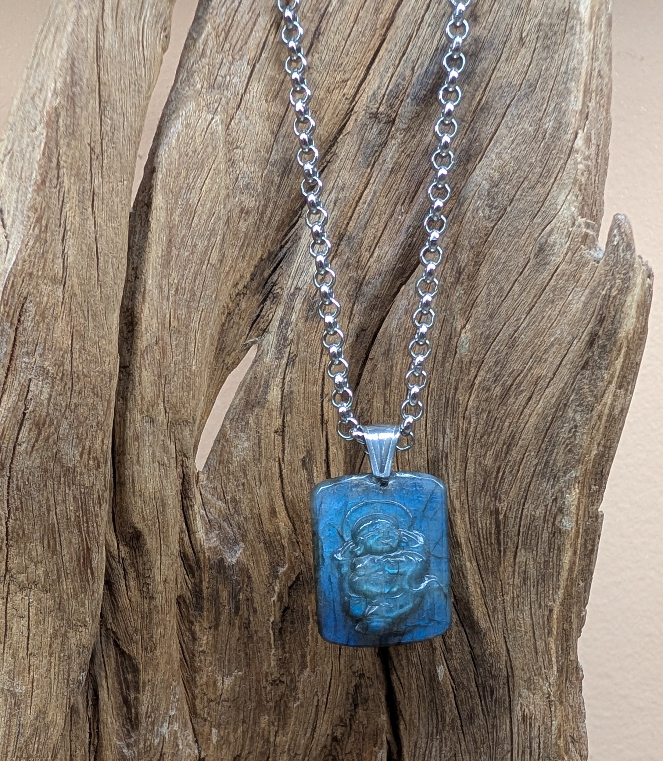 22085.jpg S.S. chain Labradorite carved buddha - Image 1