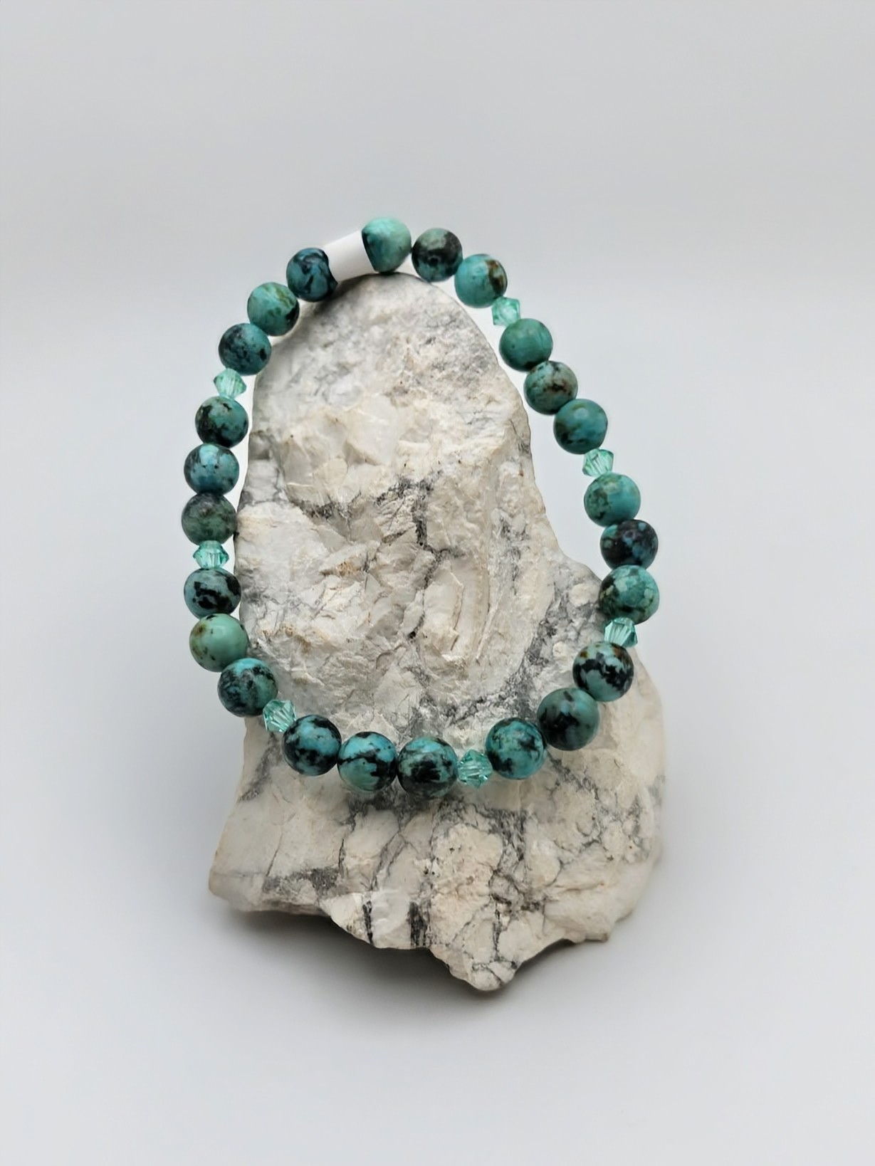 22162.jpg Green speckled Jasper bracelet with accent crystals - Image 1