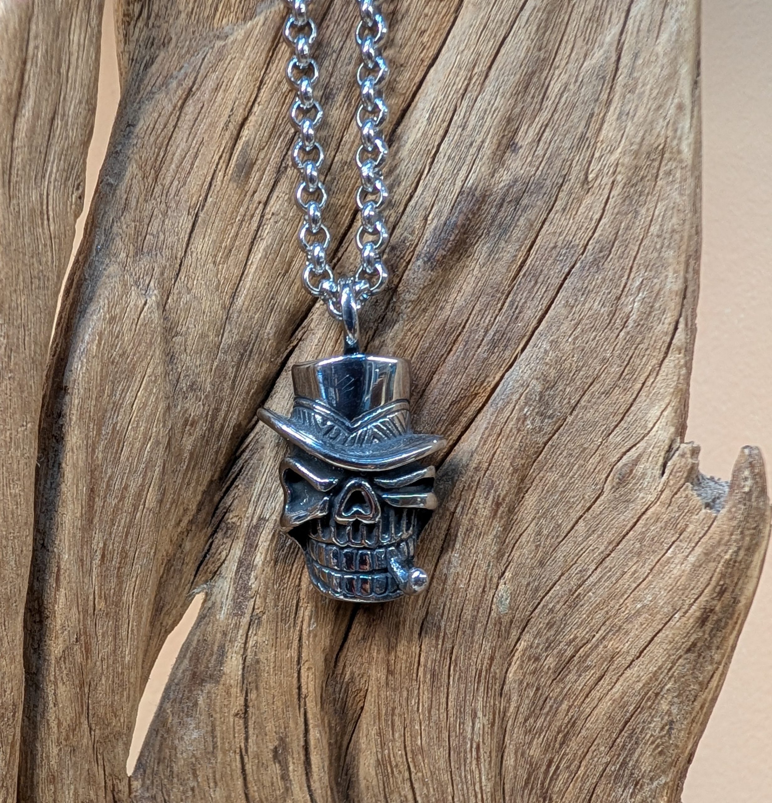 22221-1-scaled-1.jpg Skull top hat character stainless steel chain necklace - Image 1
